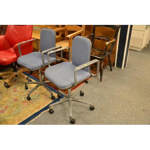 823 - 2 Hille Ergonon designer chairs