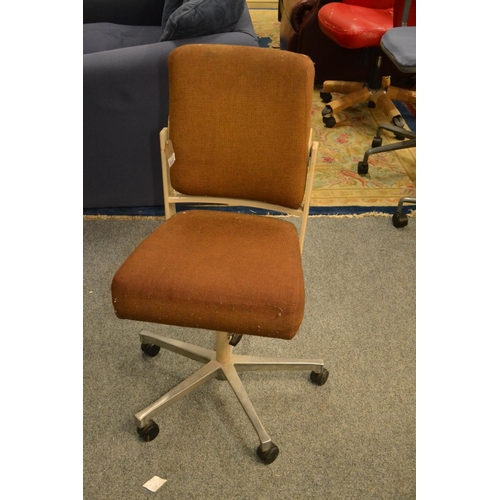 824 - Tansad industrial chair