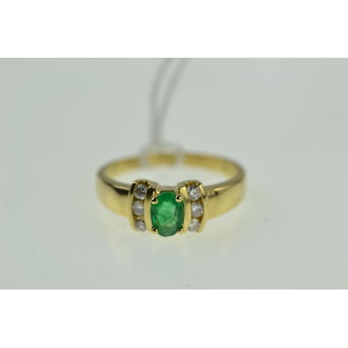 369 - 18ct gold, emerald & diamond ring, size N