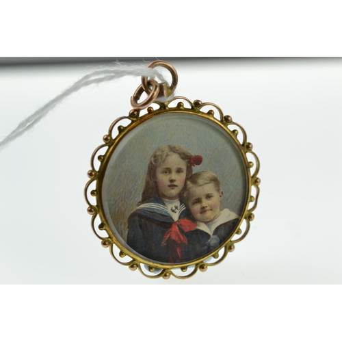 410 - 9ct gold double sided portrait miniature pendant, gross weight 7.7 grams