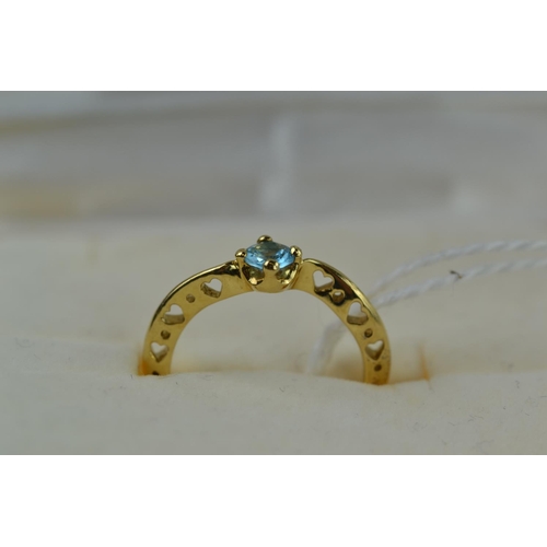 415 - 18ct gold & topaz ring, size J