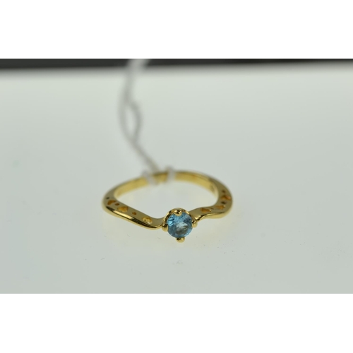 415 - 18ct gold & topaz ring, size J