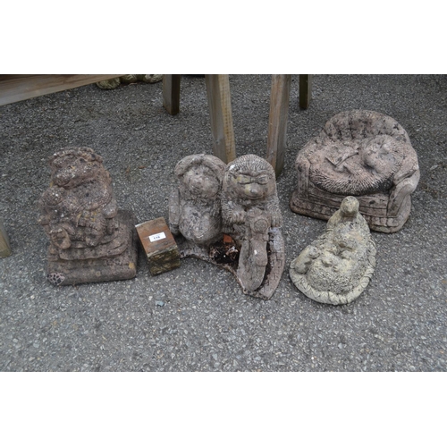 116 - 4 concrete garden hedgehog ornaments