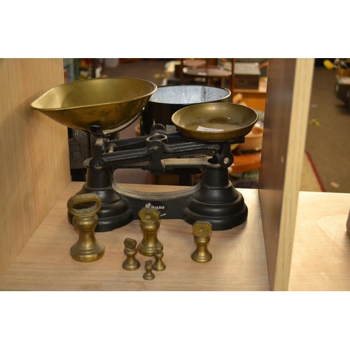 276 - Set of Librasco scales & 6 graduated brass weights