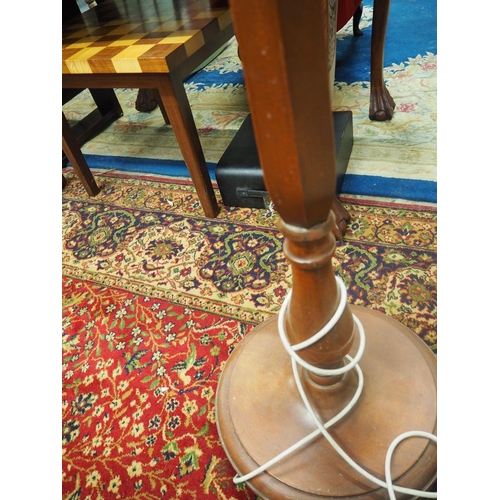 517 - 4 bulb standard lamp with 1 metallic shade. Approx height 180 CM.