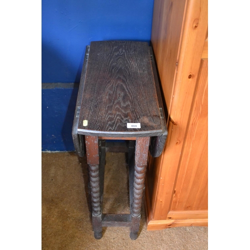 484 - Small oak drop leaf table