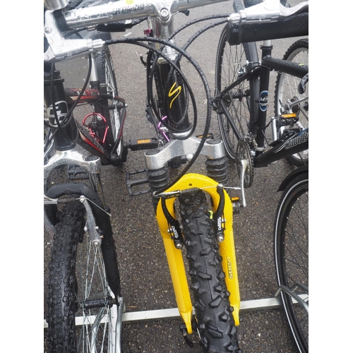 3 - Specialized front suspension mountain bike with 19