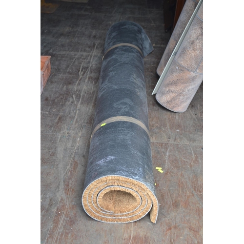 343 - 6ft6 x unknown length of entrance matting