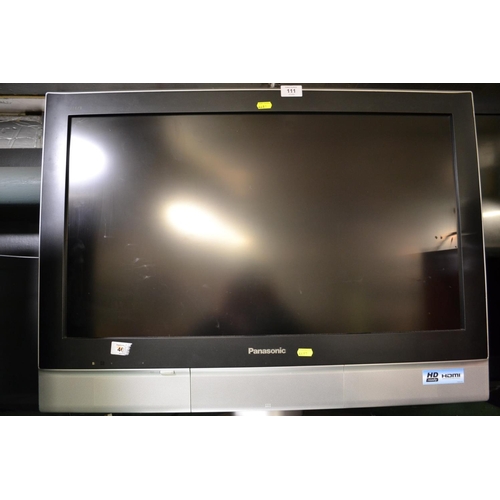 324 - Panosonic TX-32 LXD52 flat screen TV (No HDMI)