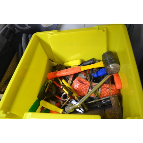 189 - Yellow box of hand tools