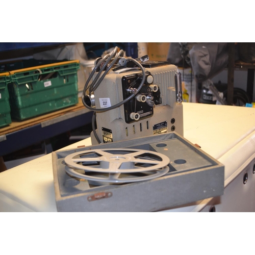 237 - Eumig P80 vintage projector