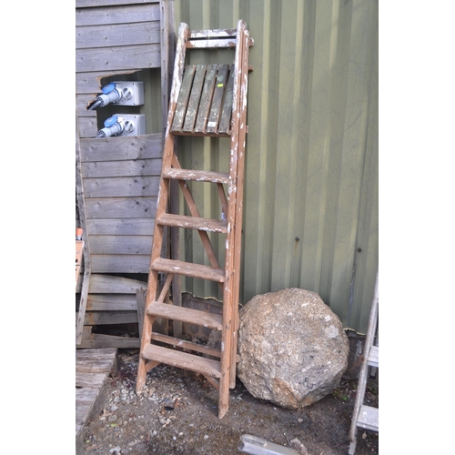 28 - Decorative wooden 5 step decorators ladder