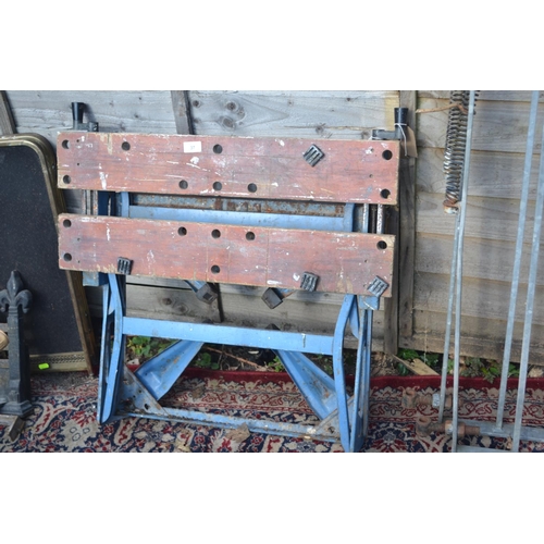 37 - Workmate style bench