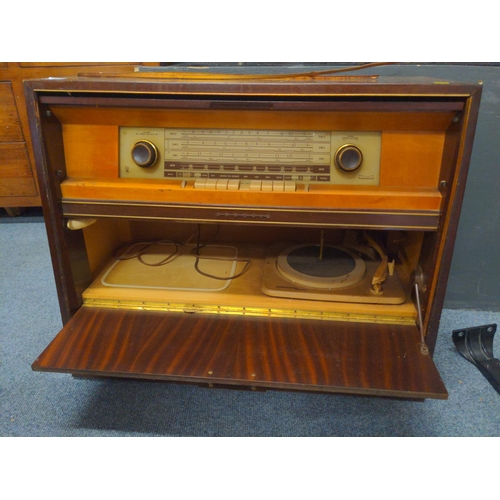 570 - Grundig stereo console SO345 WE. w82cm h68cm d35cm