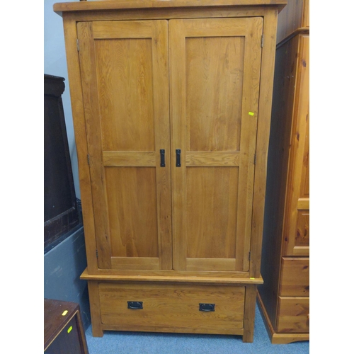 576 - Solid oak wardrobe. W109cm d58cm h193cm