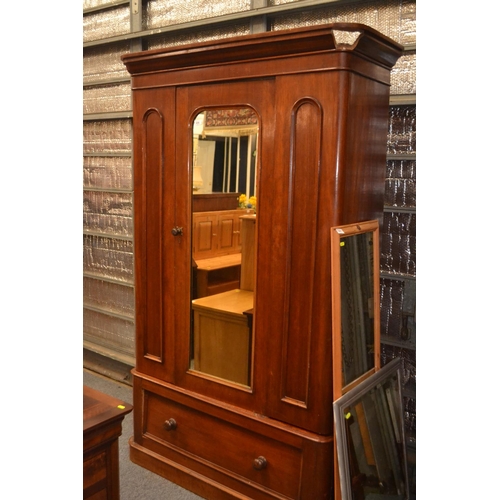 578 - Mahogany wardrobe