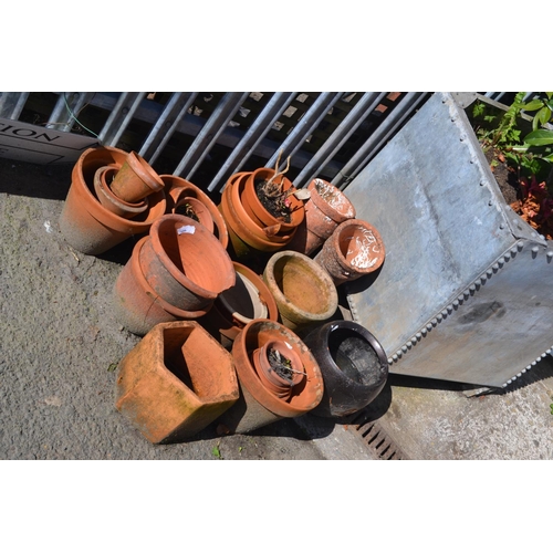 100 - Various terracotta planters