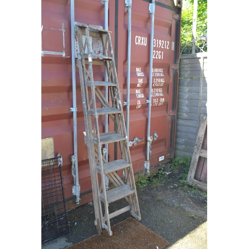 102 - Decorative vintage wooden lattice ladder