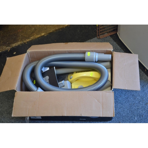 117 - Progress vacuum cleaner in box with all attachments