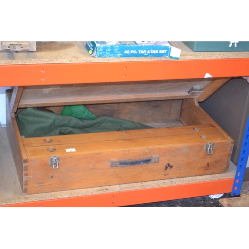 140 - Pine vintage carpenters tool chest with 2 drawers. L92cm x D53cm