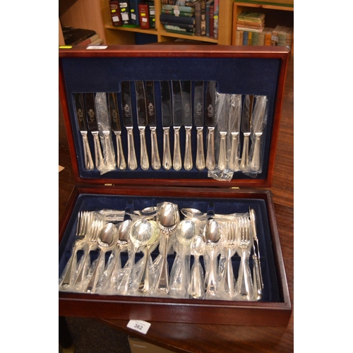 364 - Cased canteen of cutlery, silver plated. No makers marks. Appears complete but not checked.