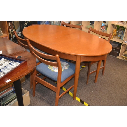 367 - Jentique 515 oval table together with 4 model 38 dining chairs. Unextended length 150cm w90cm. Good ... 