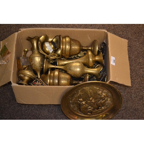 398 - Box of brass items, inc. Horse brasses, Asian style vases etc.