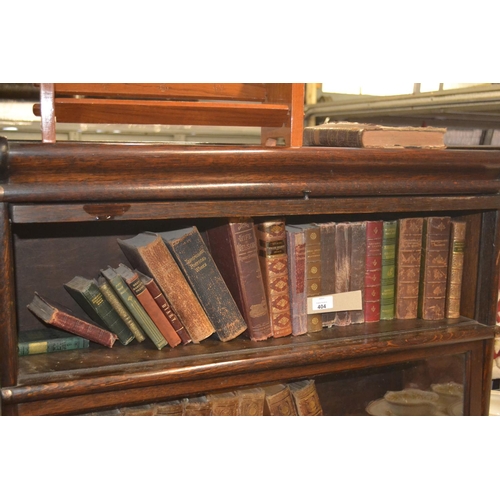 404 - Shelf of antiquarian books including Stories from Homer, poetry books and Lorna Doone