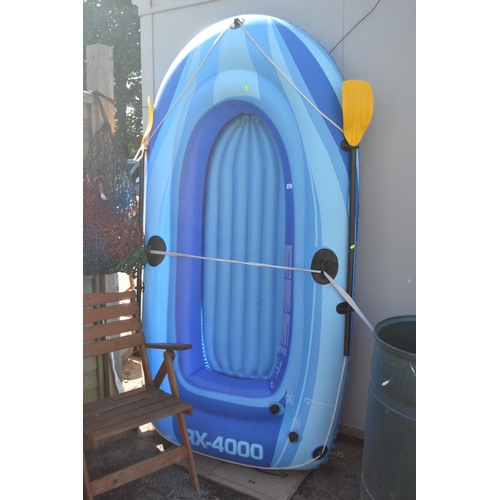 87 - RX4000 inflatable dingy with oars