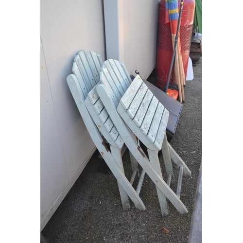 94 - 2 painted folding garden chairs