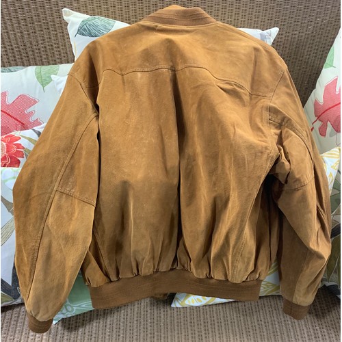 431 - Vintage suede bomber jacket, In as new condition. Size M.