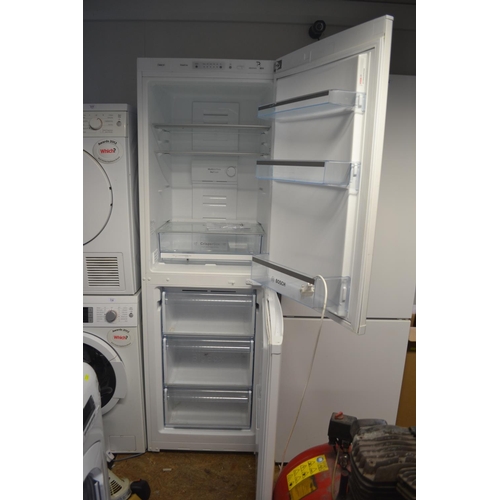 109 - Bosch frost free fridge freezer  w59cm x h184cm x d58cm