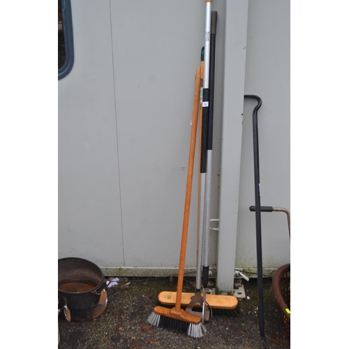 81 - Long handled tools inc. 2 brushes & hoe