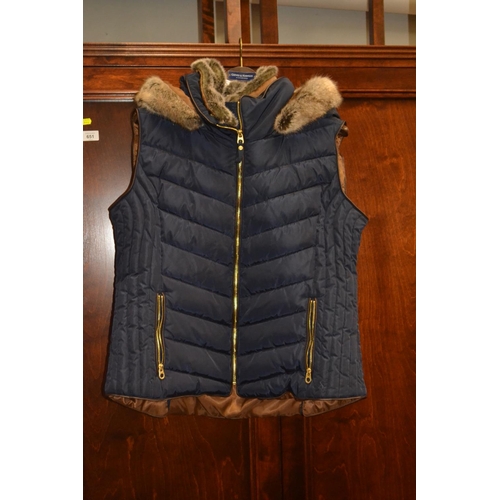 763 - Joules Gilet with fake fur trim and collar (size 20).