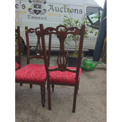 278 - Set of 4 elegant mahogany framed chairs