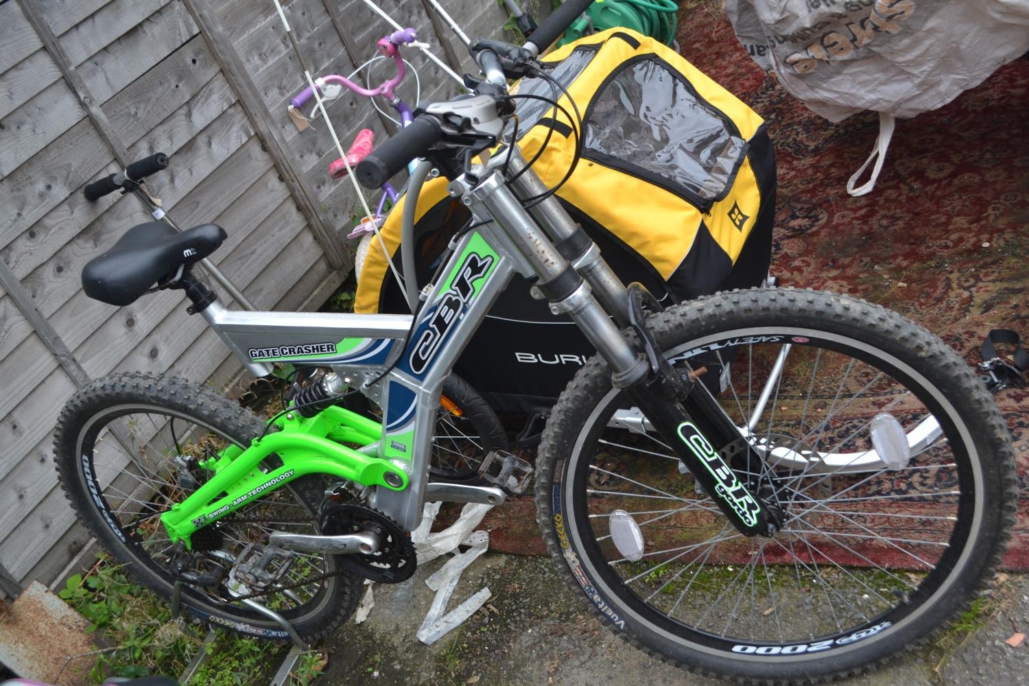 CBR Gatecrasher medium full suspension mountain bike