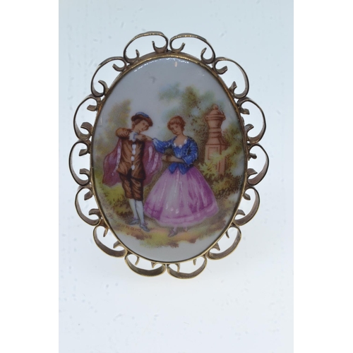 64 - Yellow metal & Limoges porcelain brooch, tests positive for 9ct gold, length 50mm & a 9ct go... 