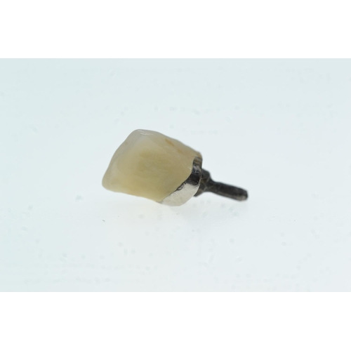 65 - Four gold & teeth crowns, including three white gold & one yellow gold, gross weight 6.07 gr... 