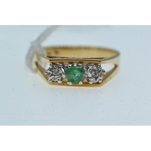 77 - 9ct gold, green stone & diamond ring, size N1/2, 3.04 grams