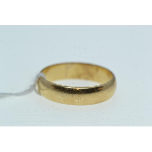 83 - 9ct gold band ring, size W, 5.31 grams