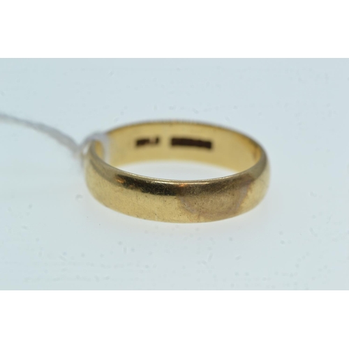 83 - 9ct gold band ring, size W, 5.31 grams