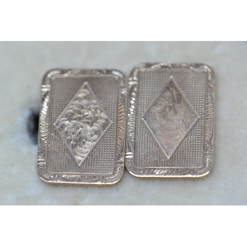 94 - Cased set of 9ct gold pair of cufflinks & two buttons, gross weight 8 grams