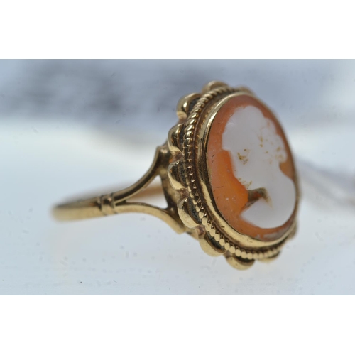 109 - 9ct gold & cameo ring and a 9ct gold & black onyx ring, size L & D respectively, gross w... 