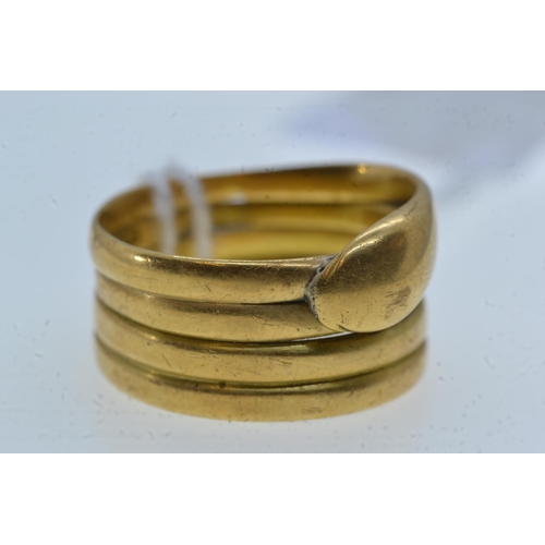 107 - 18ct gold serpent ring, size S, 13.11 grams