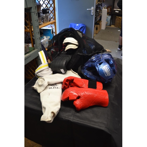 80 - Semi-contact martial arts protective equipment