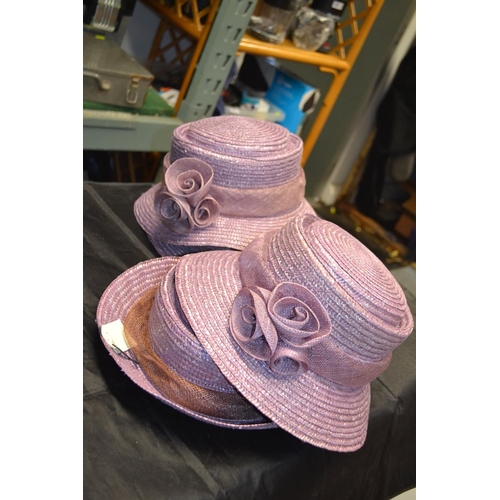 85 - Quantity of ladies purple dress hats