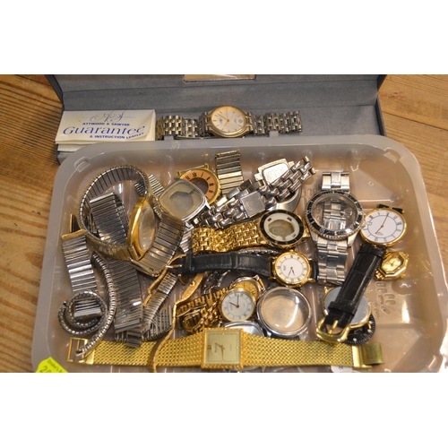 327 - Tray of misc watches & parts, including a boxed wristwatch