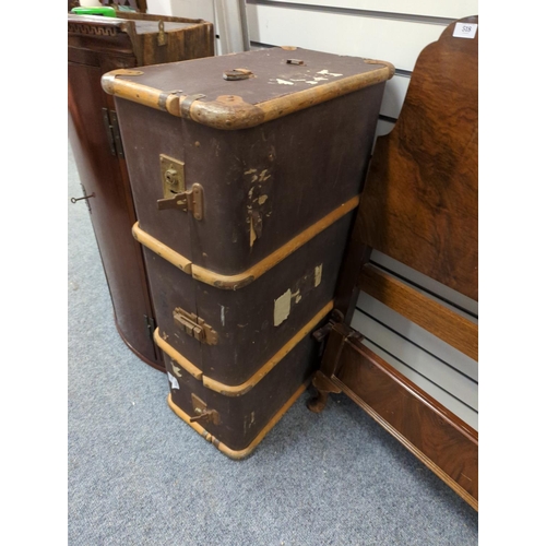 600 - Steam bent ribbed travel trunk W92 D53 H33cm