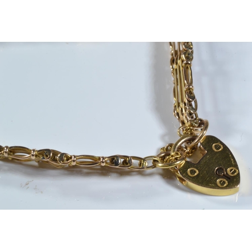 90 - 9ct gold gate link bracelet with padlock clasp, 12.54 grams