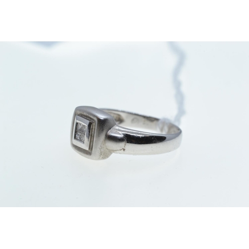 94 - 14ct white gold & diamond ring, size O1/2, 4.12 grams